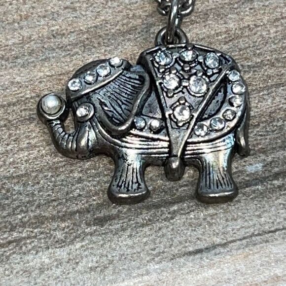 Rhinestone Elephant Set In Silver Tone Happy Elephant - Picture 2 of 5